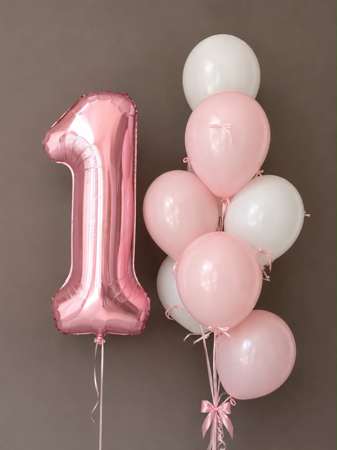 7 Latex Balloons with Medium Number Balloon