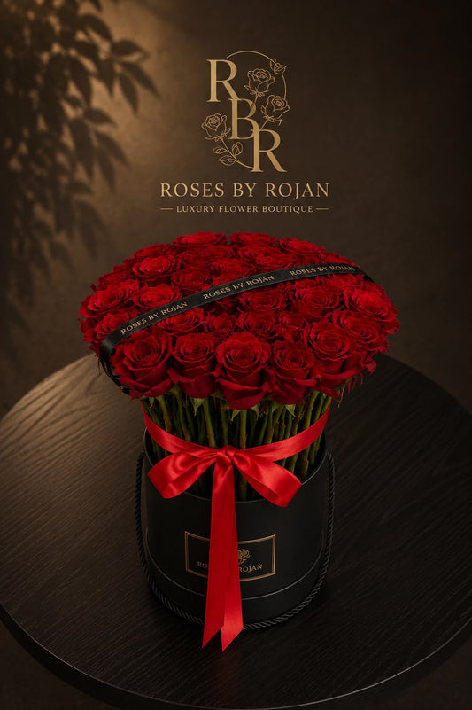 Velvet Passion: red rose in a gift box