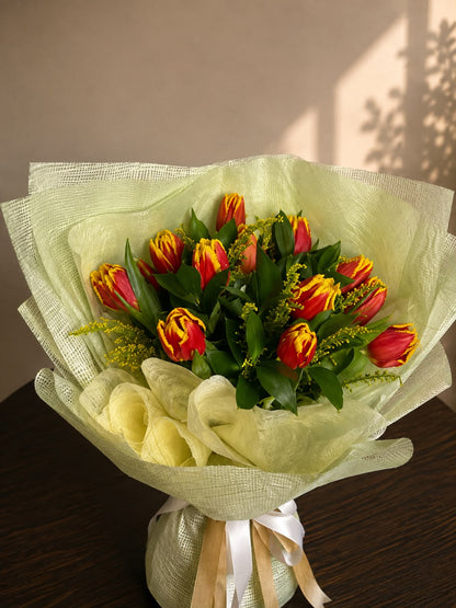 Golden Flame Tulip: red and yellow tulip, solidago in a bouquet (view 2)