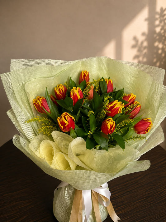 Golden Flame Tulip: red and yellow tulip, solidago in a bouquet (view 2)