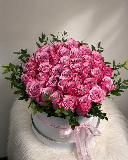 Pink Symphony: pink rose in a gift box